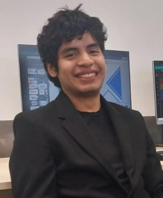 Portrait of Mauricio Rojas, Executive Team Leader